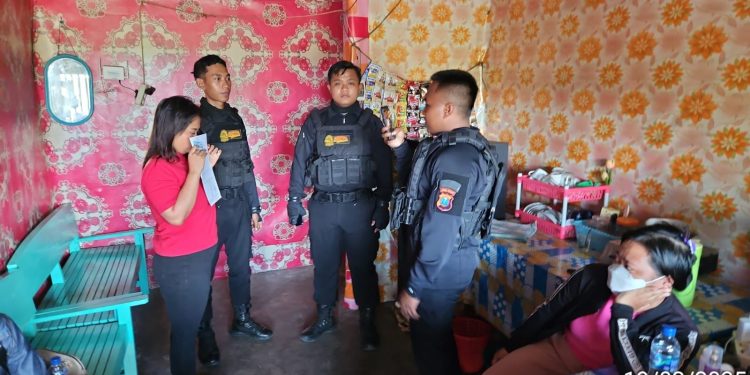 Grebek 7 Warung, Polres Gresik Amankan Miras dan Pemilik Warung