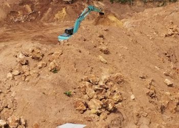 Meresahkan Warga..! Tambang Pasir Kuarsa di Dusun Krajan, Kecamatan Motong Sekar Diduga Kuat Tak Berizin.