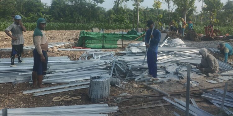 Pemkab Tuban Kecolongan..! Pembangunan Tower BTS di Kapu Merakurak Diduga Tanpa di Lengkapi Dokumen Perizinan.