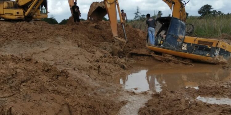 Perusahaan Cucian Pasir Silika di Desa Ngujuran, Tuban Diduga Gunakan BBM Subsidi