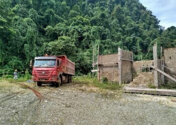 PT GNI Bantu Penimbunan Masjid Arahman Tanauge