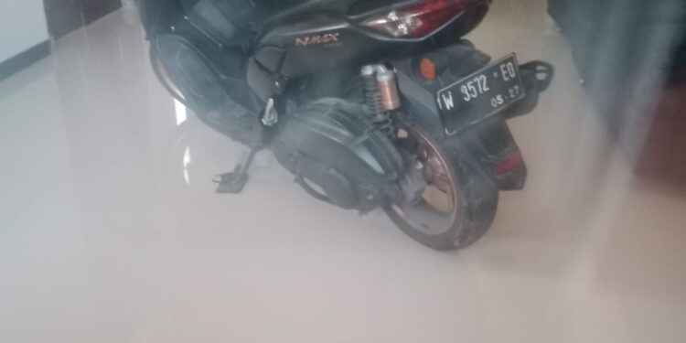 Motor Dinas Kepala Desa Gedongkedoan Pakai Plat Hitam, Langgar Aturan Negara