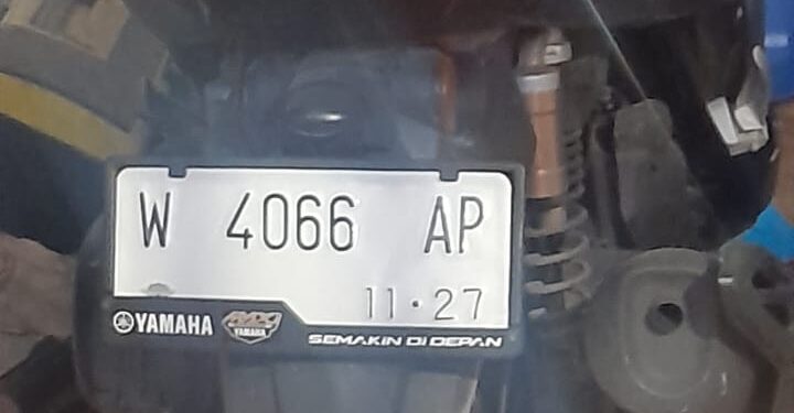 Ngawur…. Motor Dinas Kades Pengalangan Pakai Plat Putih, Langgar Aturan Negara – Camat Menganti Diam Seribu Bahasa