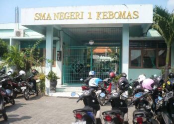 Komari Bin Jainuri Kepala Sekolah Dengan Berjuta Inovasi, Mampu Menjadikan Sekolah Sebagai Rumah Kedua Bagi Siswa dan Pendidik