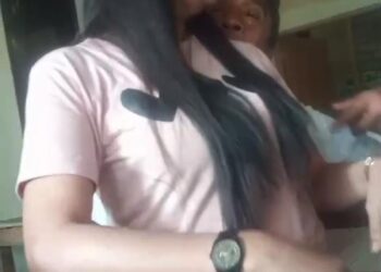 Diduga Mabuk dan Mesra dengan Wanita LC, Video Syur Mirip Kades Dungus Beredar