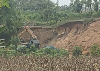 Terasa Kebal Hukum : Diduga Tak Berizin Tambang Pasir Silica di Desa Cokrowati, Tambakboyo Bebas Beraktifitas