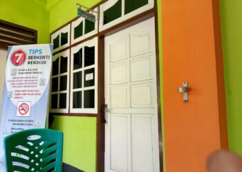 Kenapa Risih Kalau Bersih..! Saat Hendak di Konfirmas Kepala Sekolah UPT SMP Negeri 10 Gresik. Sulit Ditemui Selalu Berdalih Dinas Luar.