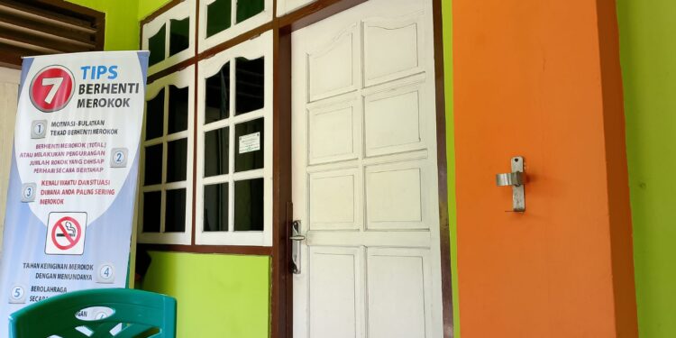 Kenapa Risih Kalau Bersih..! Saat Hendak di Konfirmas Kepala Sekolah UPT SMP Negeri 10 Gresik. Sulit Ditemui Selalu Berdalih Dinas Luar.