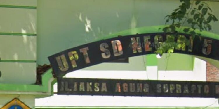 Muncul Kebijakan Kontroversial “Kenaikan Kelas Bersyarat” di SD Negeri 5 Gresik, Dinilai Langgar Aturan Pendidikan Dasar?