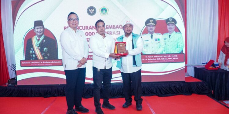 Kades Pandanan Sukses Pimpin Pembentukan Koperasi Merah Putih di Kecamatan Duduksampeyan